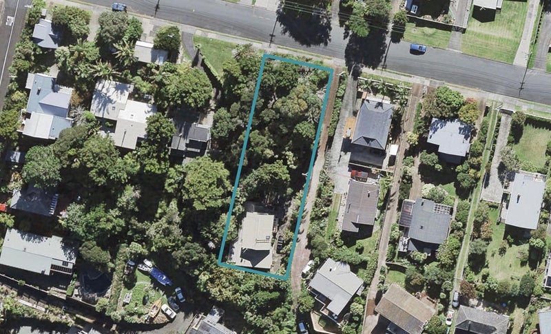 108 Island Bay Road, Beach Haven, Auckland - Carousel 1