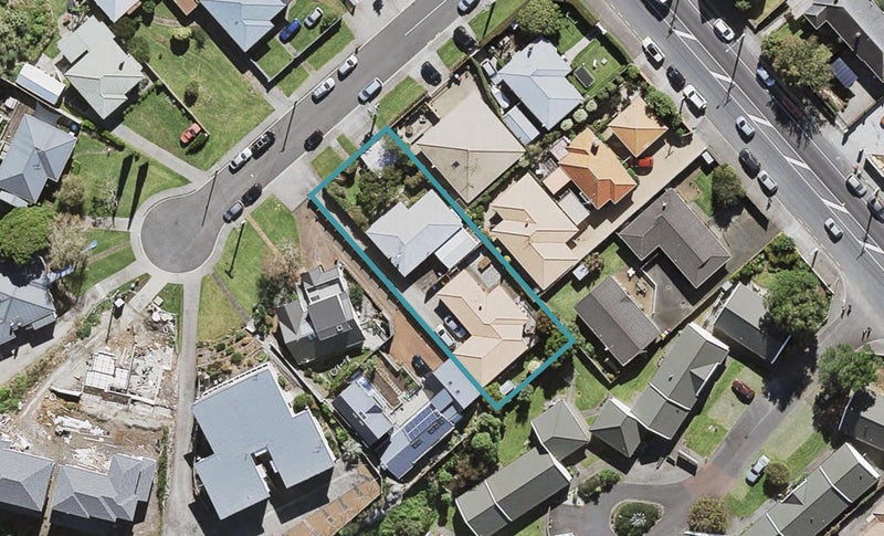 2A Roskill Way, Three Kings, Auckland - Carousel 1