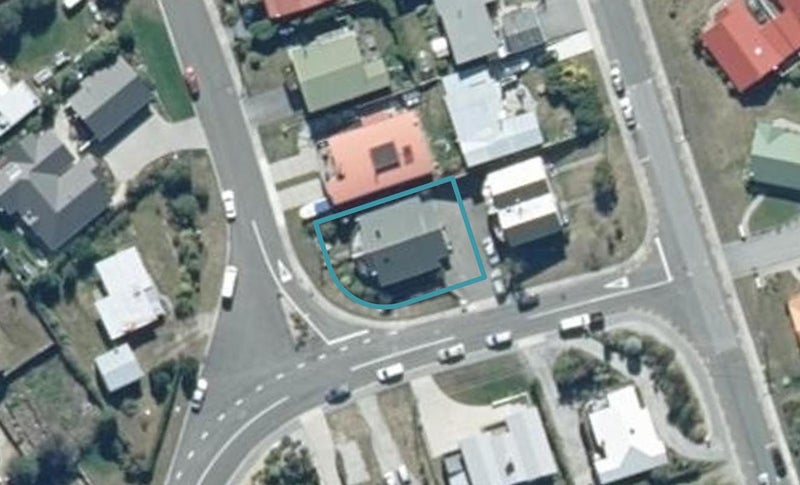 2/3 Birse Street, Frankton, Queenstown - Carousel 1