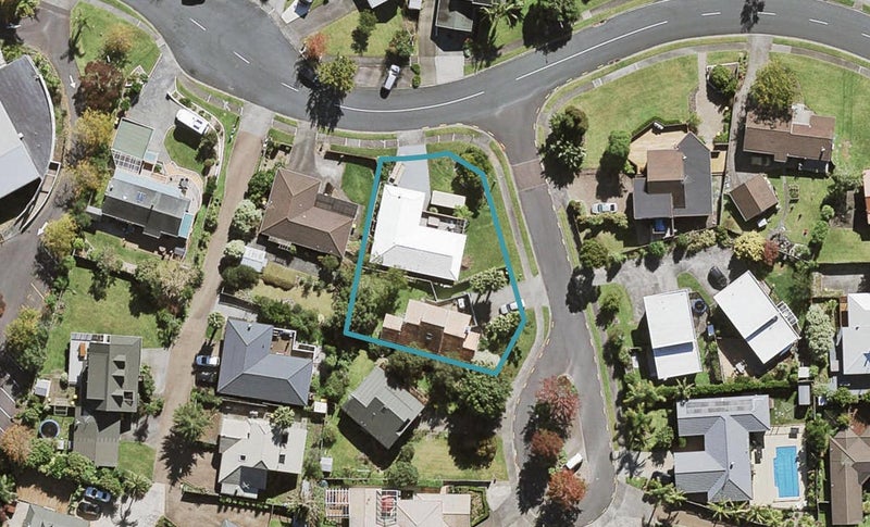 2/30 Bronzewing Terrace, Unsworth Heights, Auckland - Carousel 1