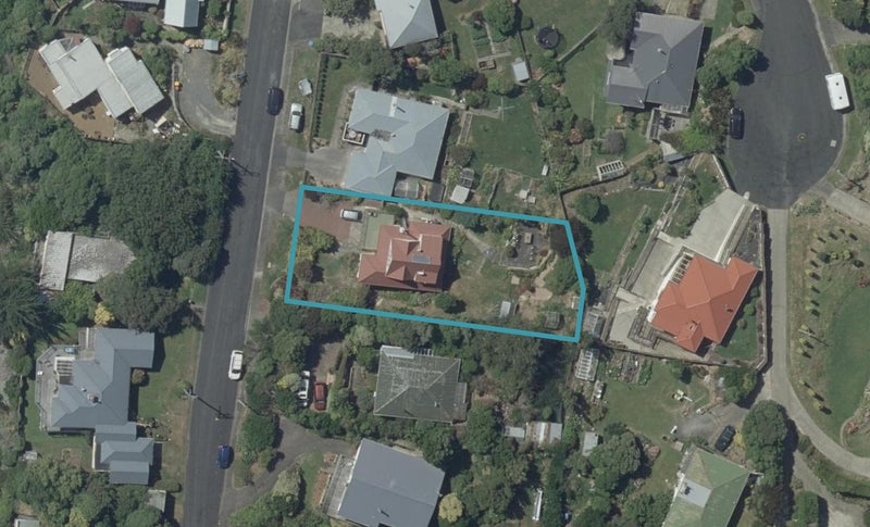 13 Bayne Terrace, Macandrew Bay, Dunedin - Carousel 1