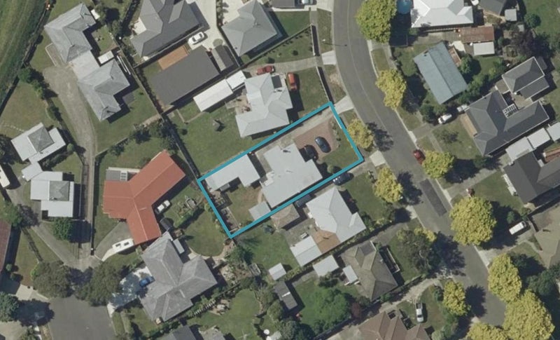 32 Birmingham Street, Takaro, Palmerston North - Carousel 1