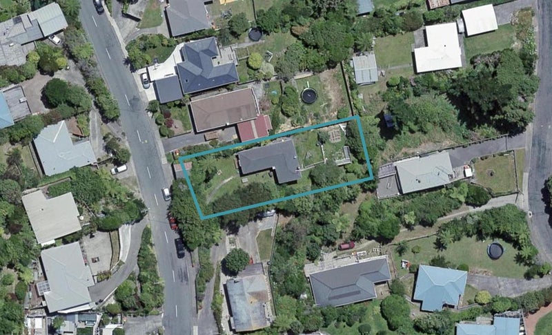 23 Chester Road, Tawa, Wellington - Carousel 1