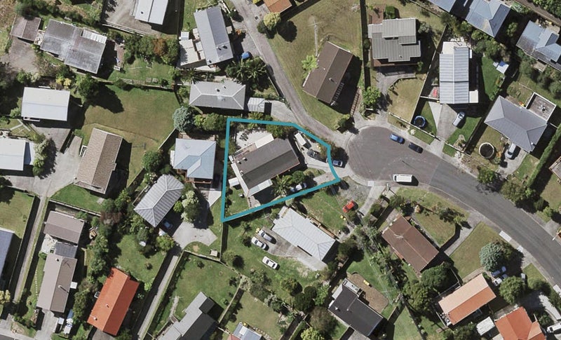 80 Totaravale Drive, Totara Vale, Auckland - Carousel 1