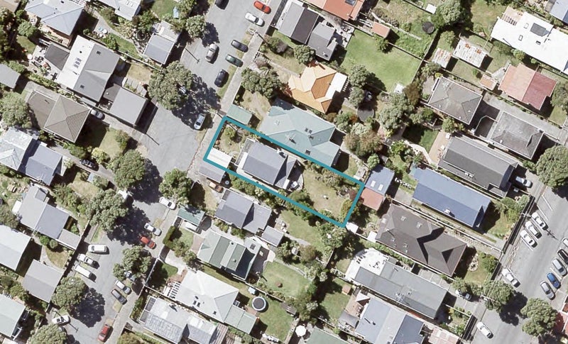 31 Tuatoru Street, Eastbourne, Lower Hutt - Carousel 1