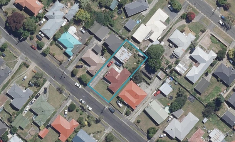 15 Liston Crescent, Hillcrest, Hamilton - Carousel 1