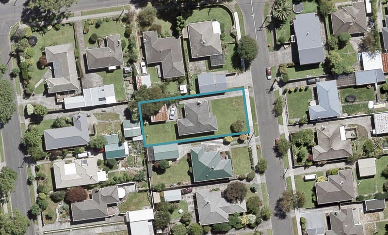4 Kelly Grove, Elderslea, Upper Hutt - Carousel 1