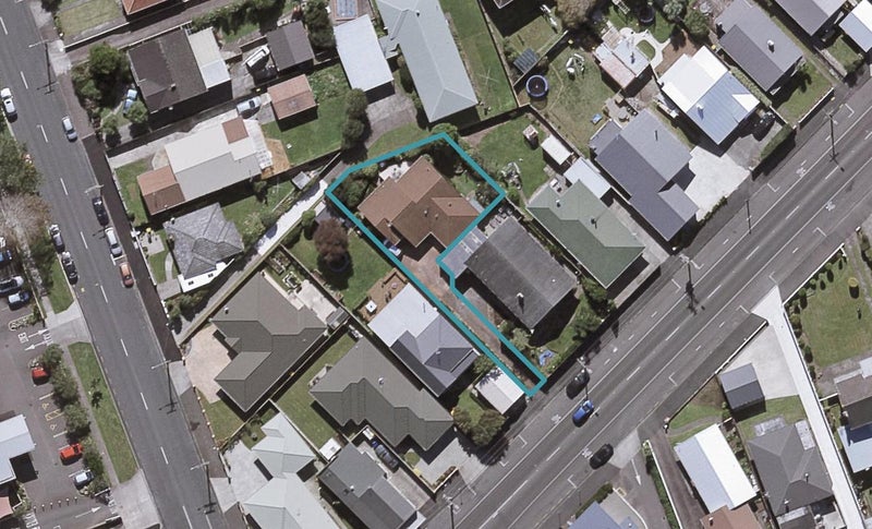 98 Tukapa Street, Westown, New Plymouth - Carousel 1