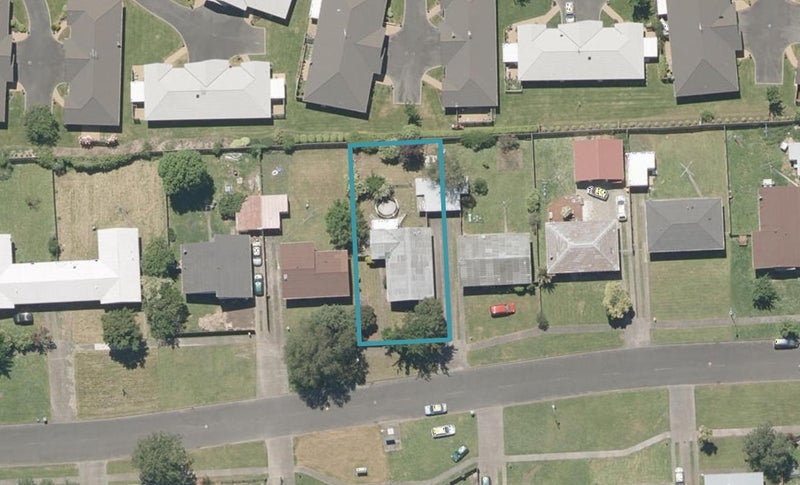 27 Hackett Street, Whanganui East, Whanganui - Carousel 1