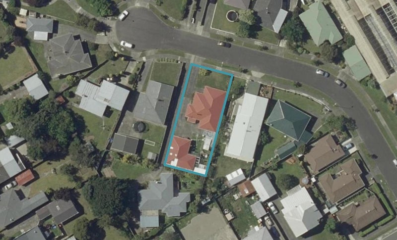 5 Lowestoft Place, West End, Palmerston North - Carousel 1