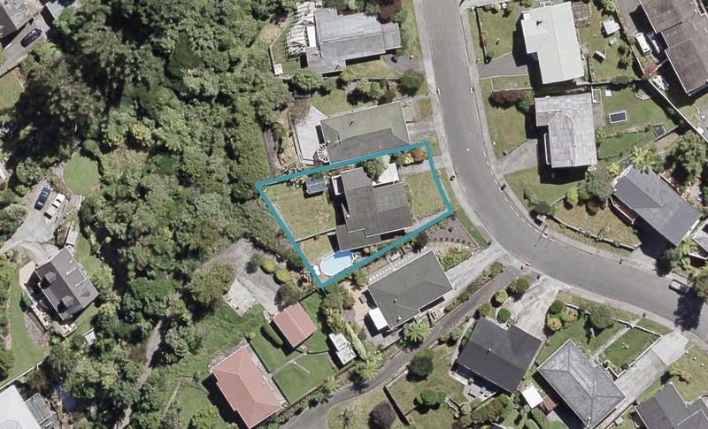 33 Sunnyview Drive, Brown Owl, Upper Hutt - Carousel 1