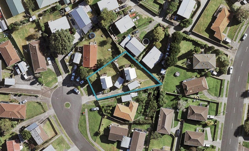 7 De Bloge Place, Clendon Park, Auckland - Carousel 1