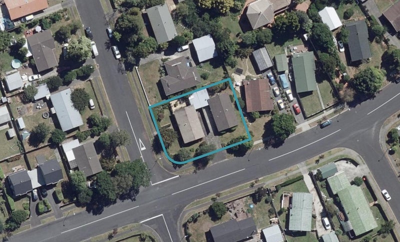 2 Rutland Street, Fairview Downs, Hamilton - Carousel 1