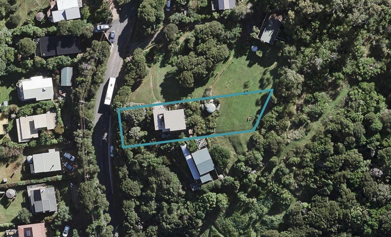 71 O'Brien Road, Omiha, Waiheke Island - Carousel 1