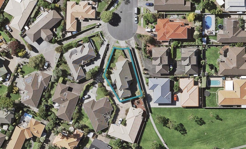 18 Travers Place, Northpark, Auckland - Carousel 1