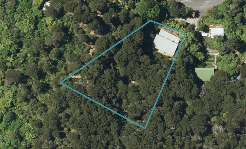 2284 Queen Charlotte Drive, Ngākuta Bay, Picton - Carousel 1