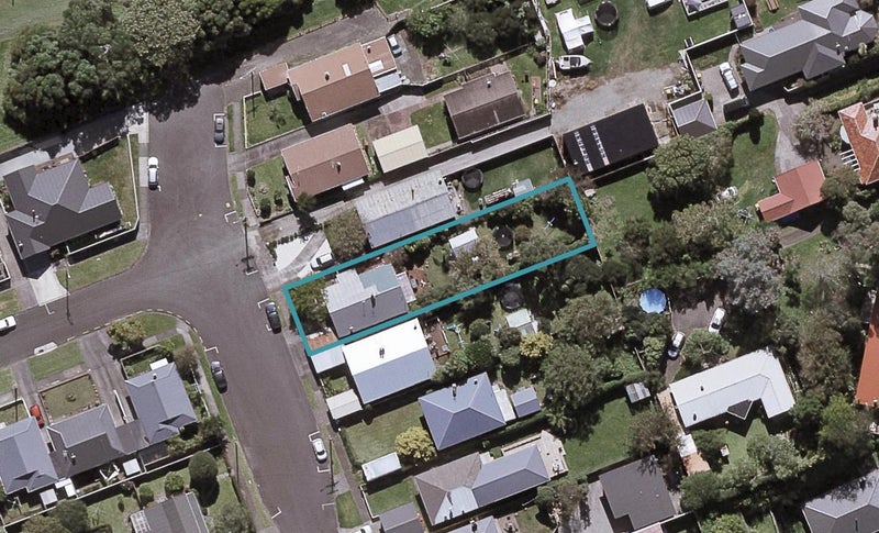 11 Lyn Street, Lynmouth, New Plymouth - Carousel 1
