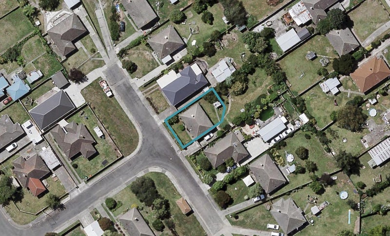 1212 Beatty Place, Mayfair, Hastings - Carousel 1