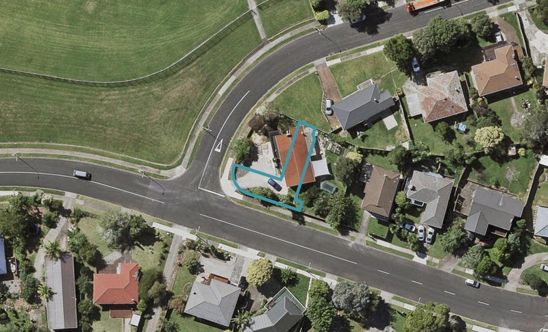 36 Carole Crescent, Pakuranga, Auckland - Carousel 1