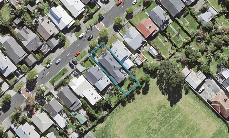 27 Warwick Avenue, Westmere, Auckland - Carousel 1
