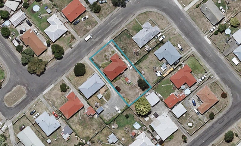 9 Montrose Street, Flaxmere, Hastings - Carousel 1