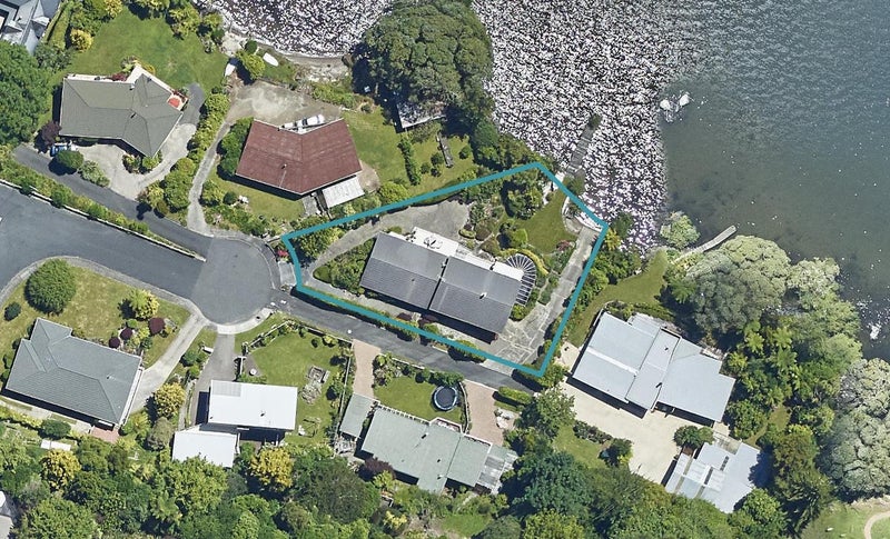 3 Manahi Avenue, Kawaha Point, Rotorua - Carousel 1