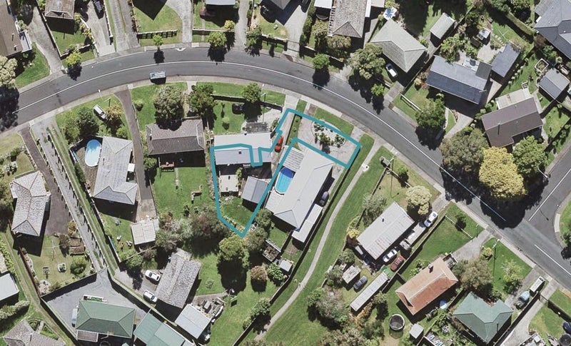 39 Felgrove Street, Glendene, Auckland - Carousel 1