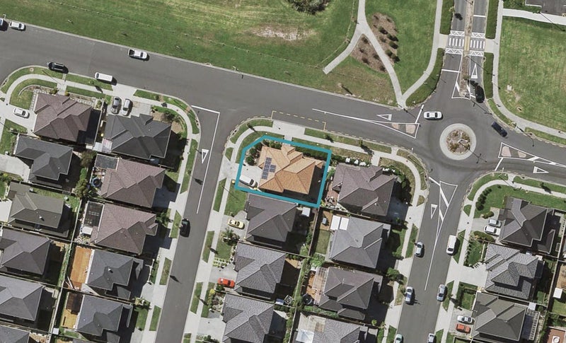 37 Dromoland Drive, Flat Bush, Auckland - Carousel 1