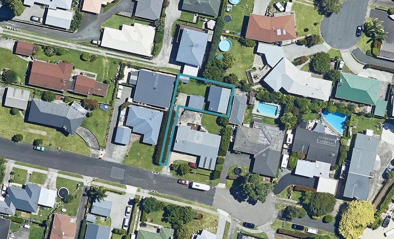 10B Roderick Street, Otumoetai, Tauranga - Carousel 1
