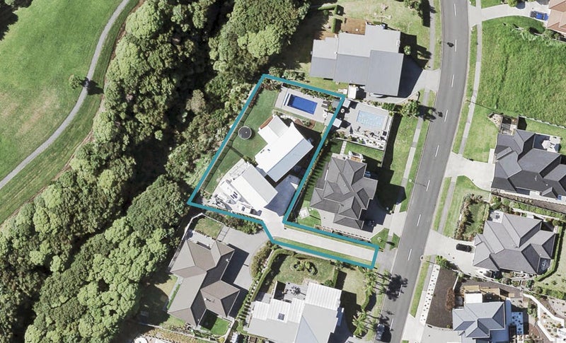 42 Liberty Crescent, Beachlands, Auckland - Carousel 1