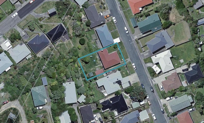 8 Barclay Street, Newlands, Wellington - Carousel 1