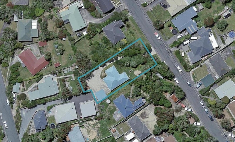 24 Lyndfield Lane, Newlands, Wellington - Carousel 1
