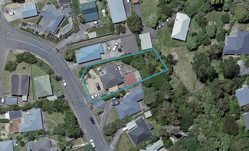 17 Lyndfield Lane, Newlands, Wellington - Carousel 1