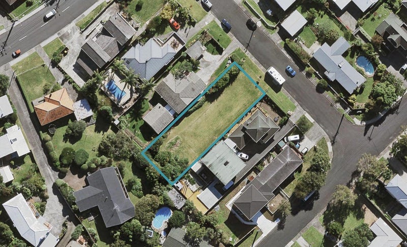 6 Tye Road, Hillcrest, Auckland - Carousel 1