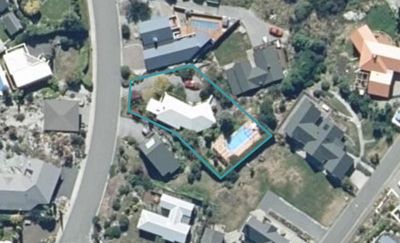 18 Balmoral Drive, Kelvin Heights, Queenstown - Carousel 1