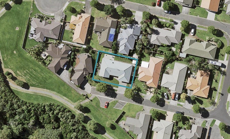 15 Morestead Avenue, Huntington Park, Auckland - Carousel 1