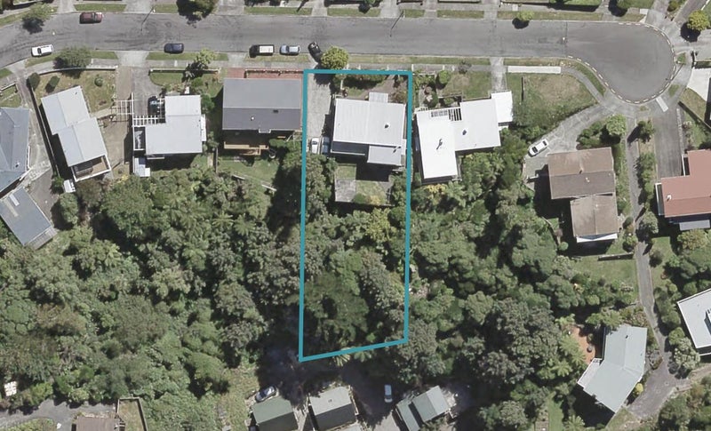 12 Magnolia Grove, Maungaraki, Lower Hutt - Carousel 1