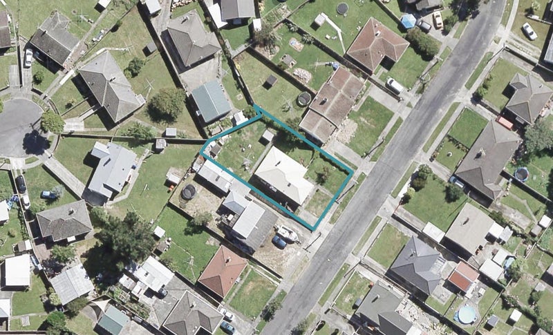 10 Toomath Street, Naenae, Lower Hutt - Carousel 1