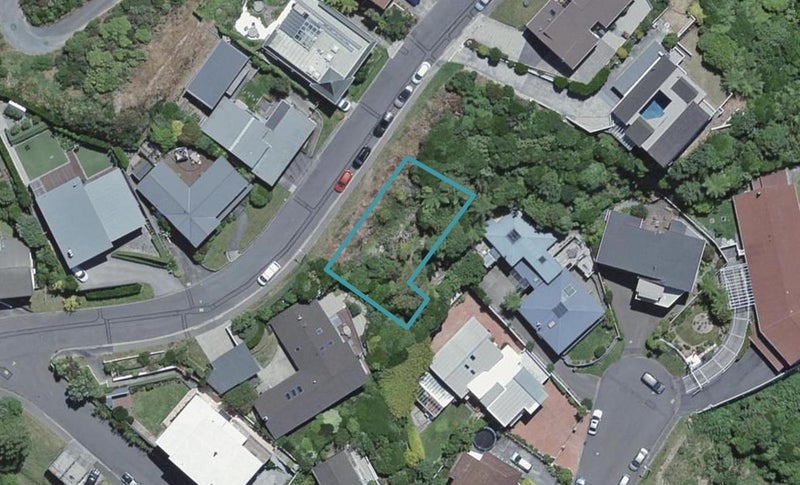 10 Puketiro Avenue, Northland, Wellington - Carousel 1