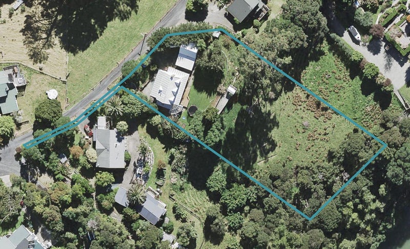 57 Ngarahana Avenue, Paremoremo, Auckland - Carousel 1