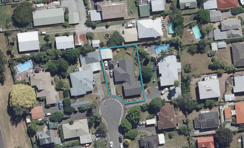 12 Prescott Place, Hillcrest, Hamilton - Carousel 1