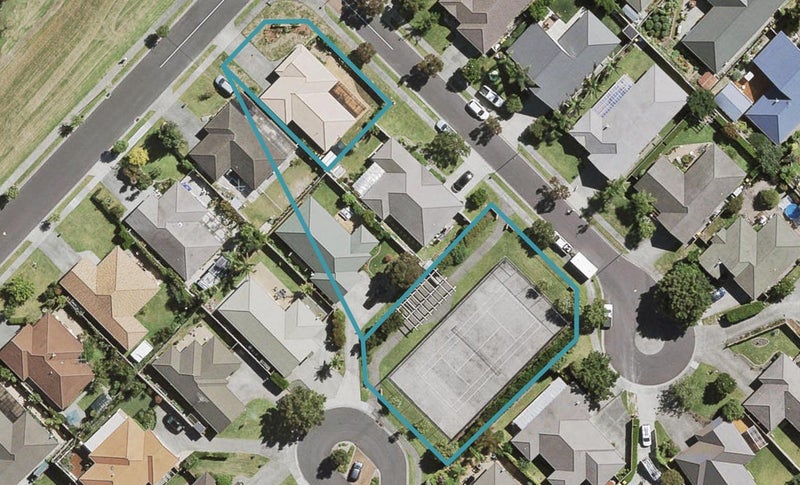 66 Hillwell Drive, Henderson, Auckland - Carousel 1