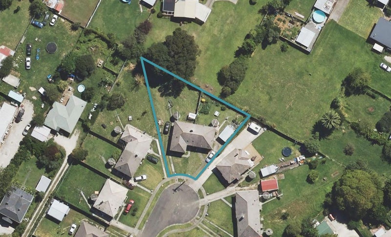 11 Shaw Street, Kaiti, Gisborne - Carousel 1
