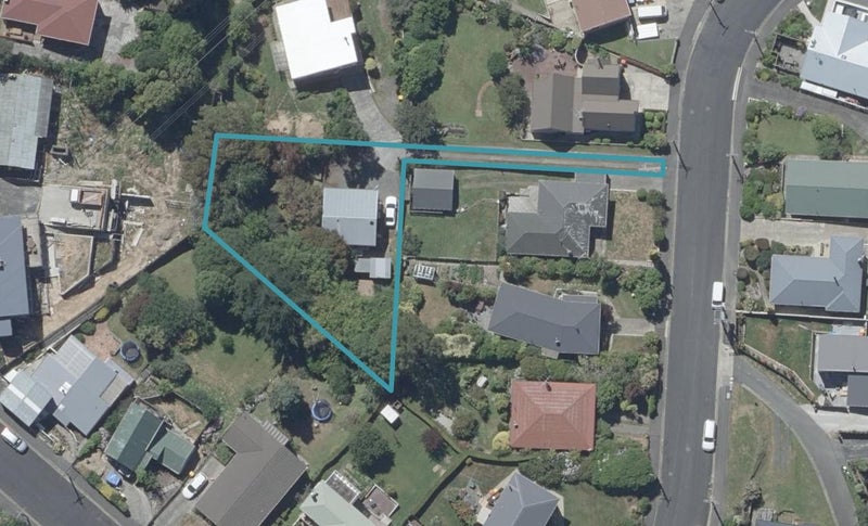 42 Centennial Avenue, Helensburgh, Dunedin - Carousel 1