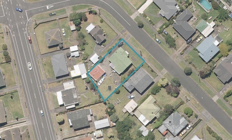 15 Muir Street, Gonville, Whanganui - Carousel 1