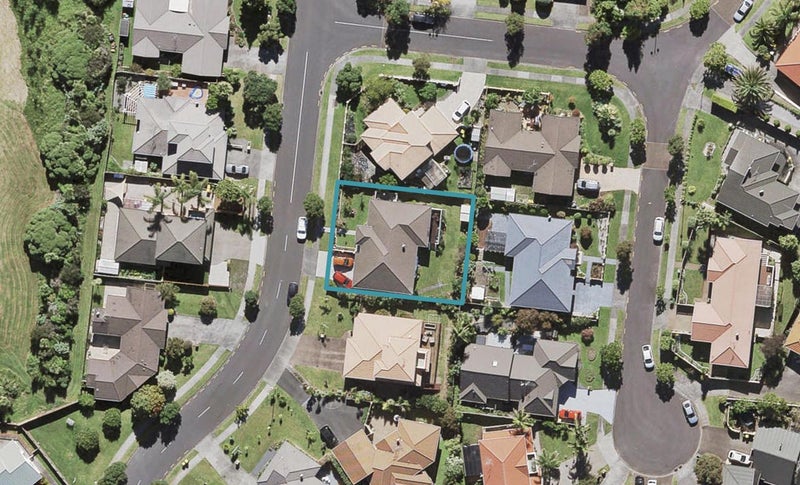 91 Buscomb Avenue, Henderson, Auckland - Carousel 1