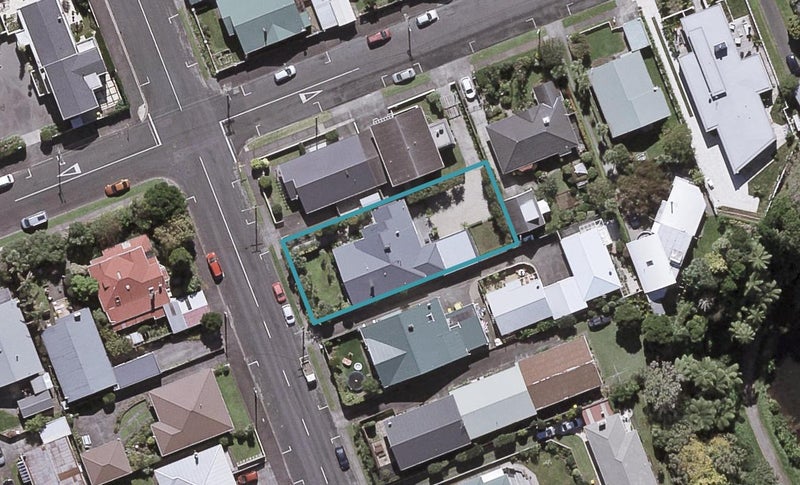 21 Watson Street, Strandon, New Plymouth - Carousel 1