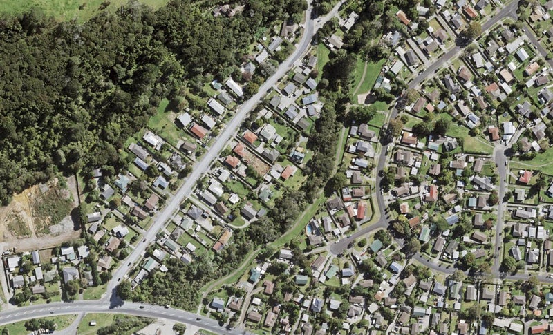 32 Birdwood Road, Swanson, Auckland - Carousel 1