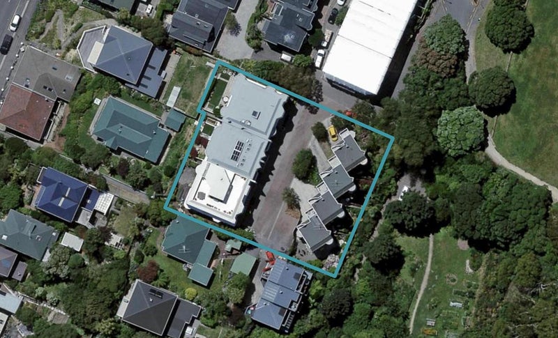 22 Lawson Place, Mount Victoria, Wellington - Carousel 1