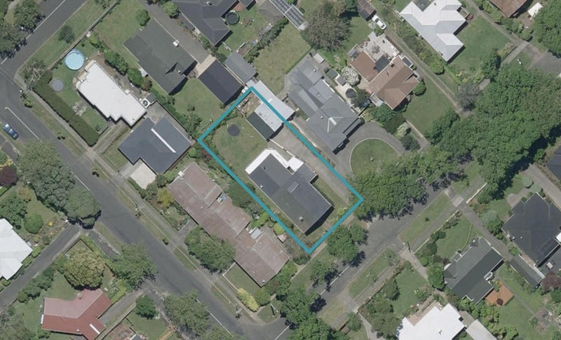 16 Tarata Street, Saint Johns Hill, Whanganui - Carousel 1